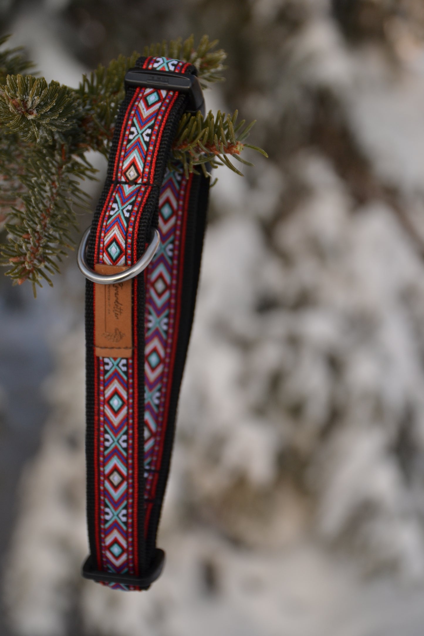 Halsband med Mönster