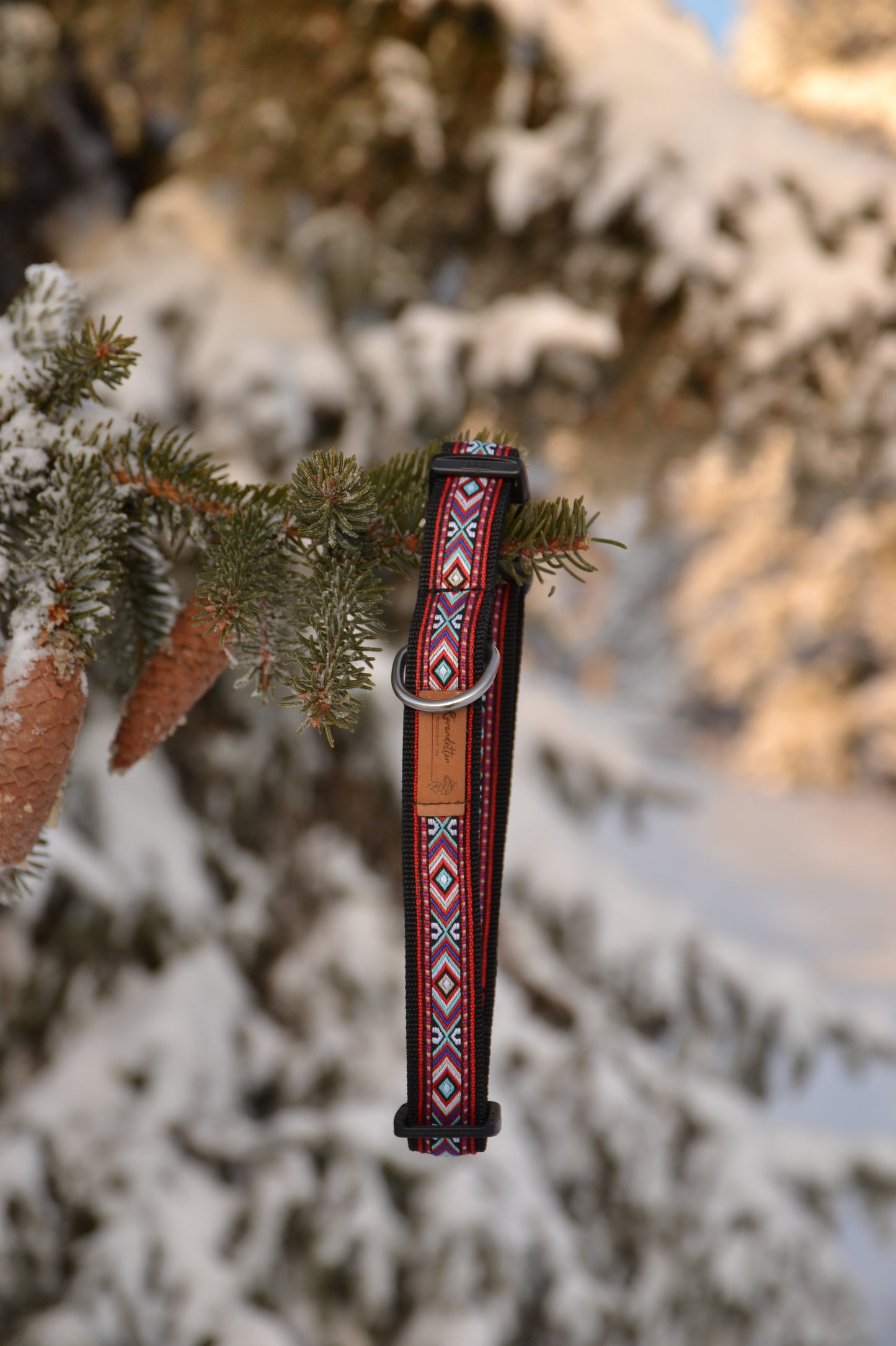 Halsband med Mönster