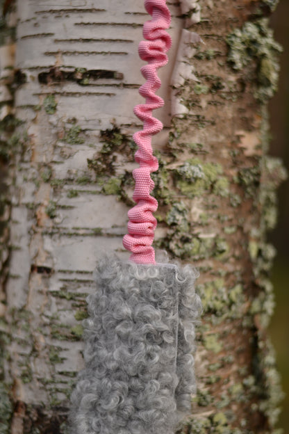 Iver expander med fårskinn