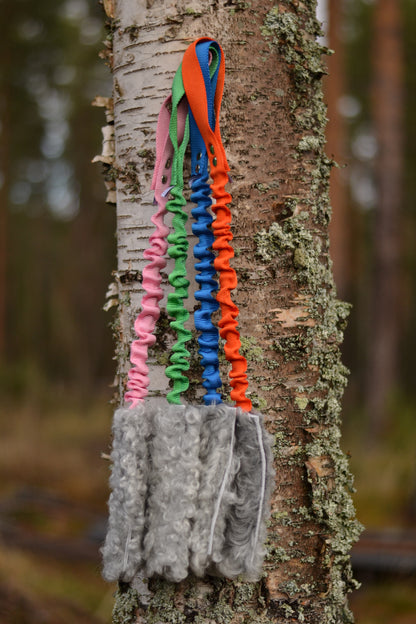 Iver expander med fårskinn