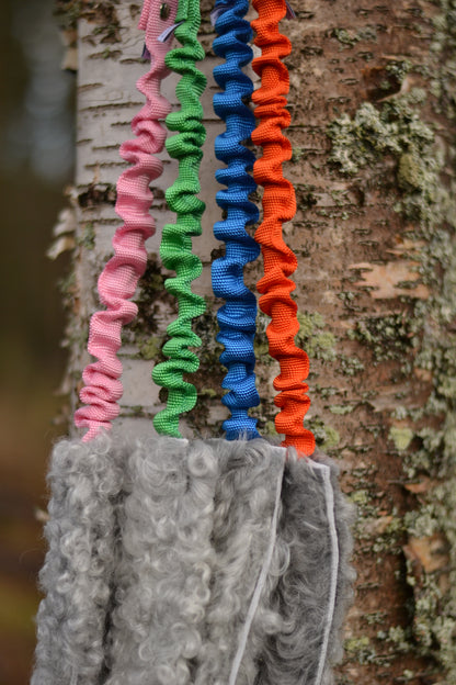 Iver expander med fårskinn